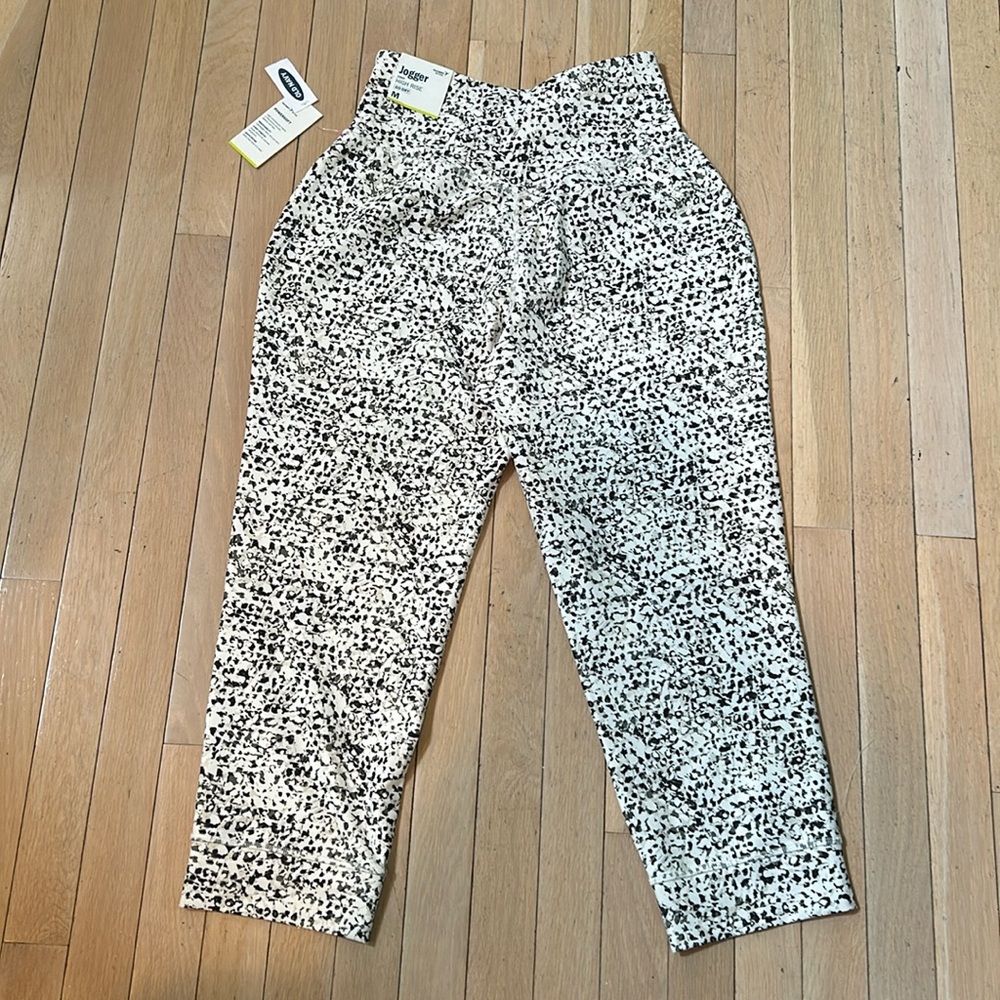 Old Navy Active Wear High Rise “Go-Dry” Jogger Brand new w/tags Womens Size M - Picture 9 of 9